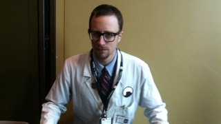 If You're Going To Dress Up Like A Black Mesa Employee, This Is How You Do It